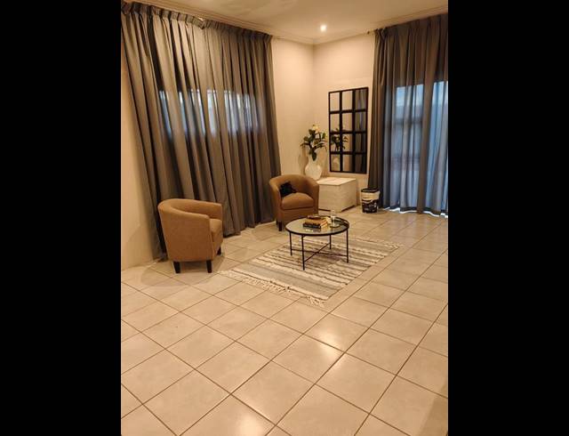 1 BEDROOM PROPERTY TO RENT IN OATLANDS NORTH